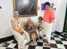 Consuelo López con las hermanas de PIlar y su amiga Teresa